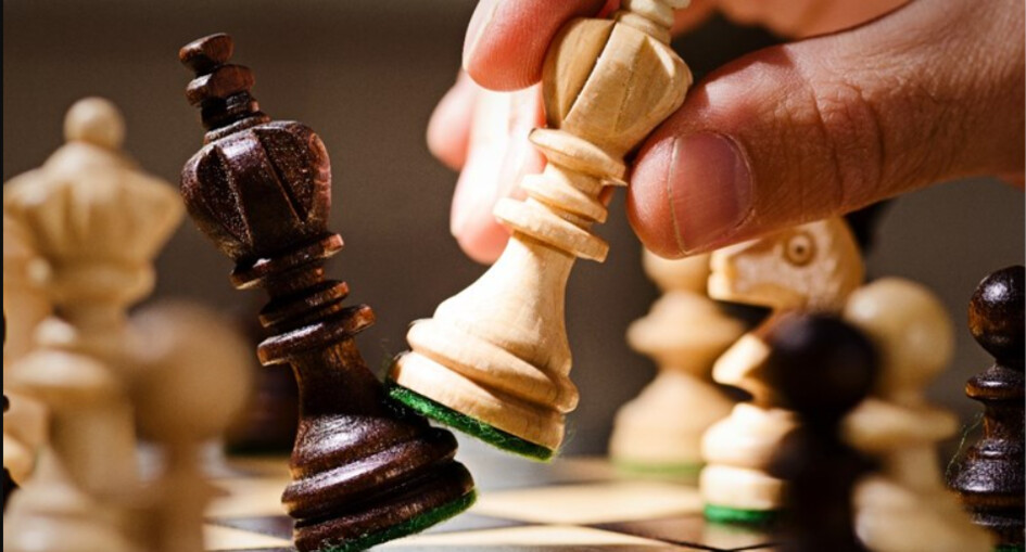 Jugar al ajedrez solo, ¿una idea estúpida o una idea brillante? 